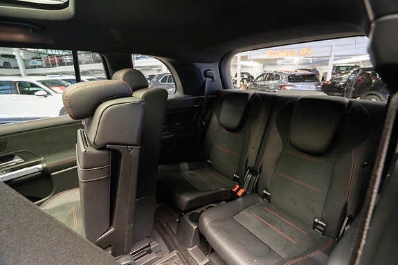 Mercedes-Benz EQB300 22 of 26