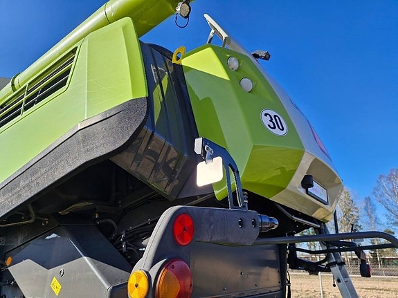 CLAAS Lexion 770 TerraTrac 4WD 6 of 24