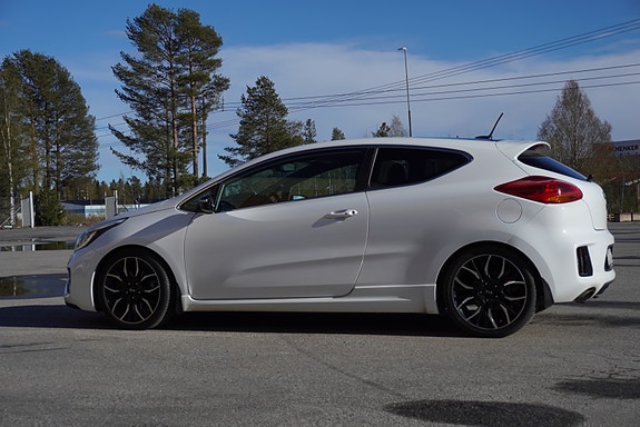 Kia ProCeed 2 of 5
