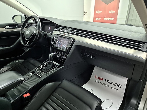 Volkswagen Passat 25 of 30