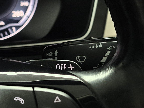 Volkswagen Passat 19 of 30