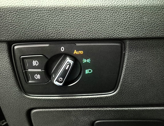 Volkswagen Passat 14 of 30