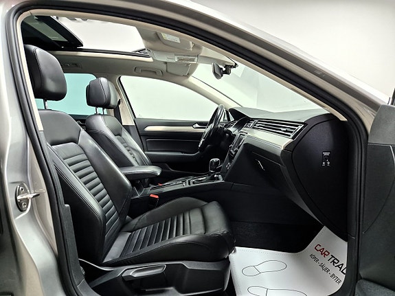 Volkswagen Passat 26 of 30