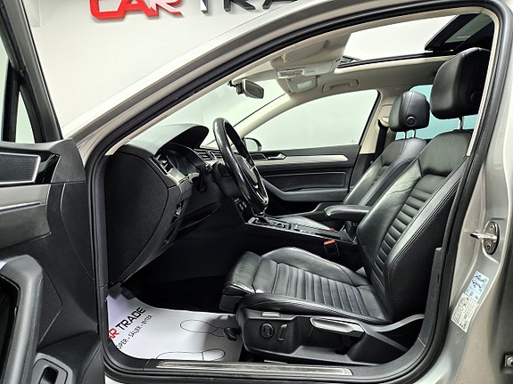 Volkswagen Passat 11 of 30