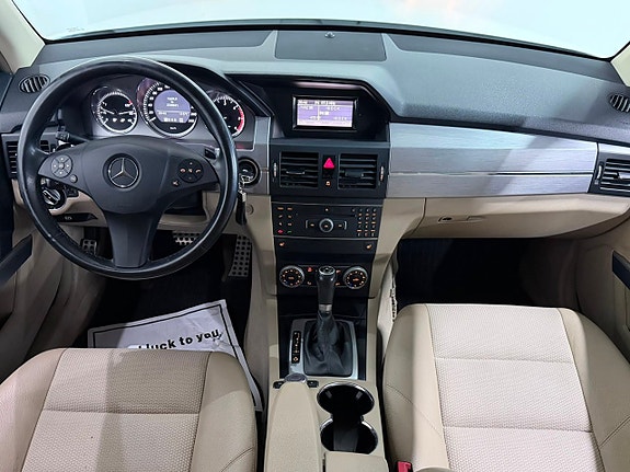 Mercedes-Benz GLK220 14 of 28