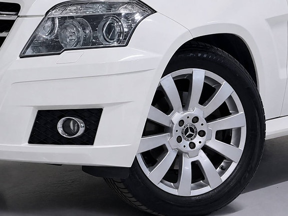 Mercedes-Benz GLK220 8 of 28