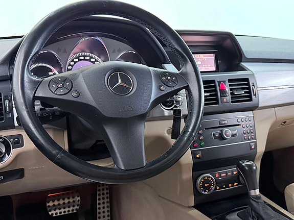 Mercedes-Benz GLK220 11 of 28