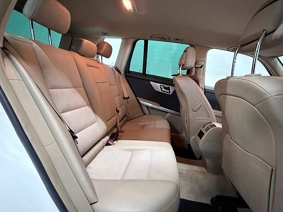 Mercedes-Benz GLK220 12 of 28