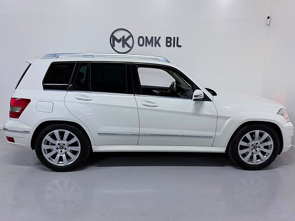 Mercedes-Benz GLK220 4 of 5