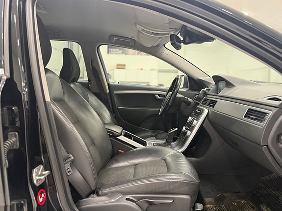 Volvo V70 12 of 18