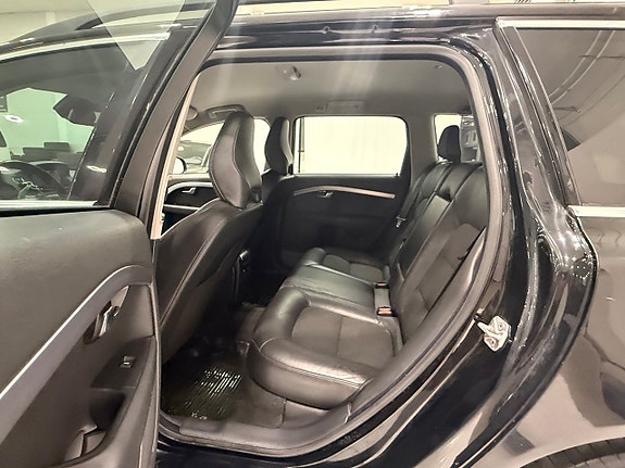 Volvo V70 11 of 18