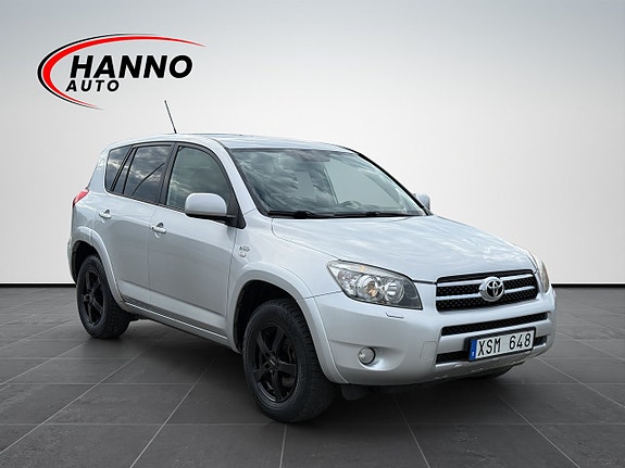 Toyota RAV4 7 of 30