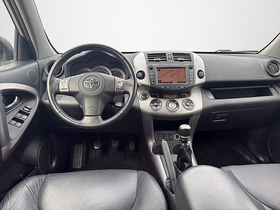 Toyota RAV4 13 of 30