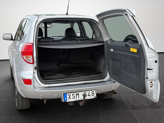 Toyota RAV4 19 of 30