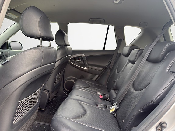 Toyota RAV4 17 of 30