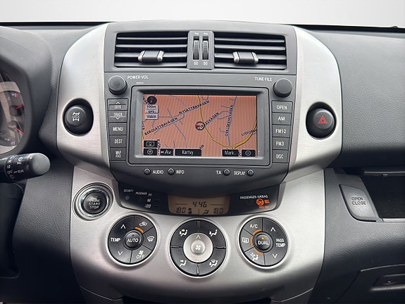 Toyota RAV4 23 of 30