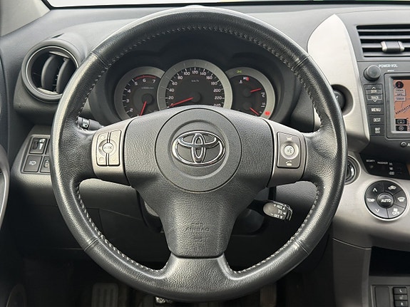 Toyota RAV4 14 of 30