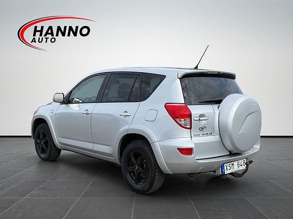 Toyota RAV4 3 of 5