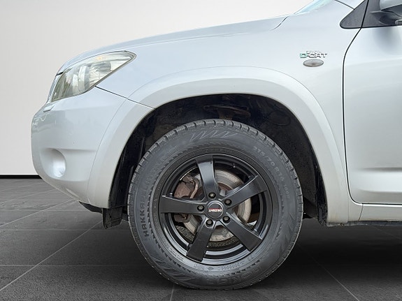 Toyota RAV4 10 of 30