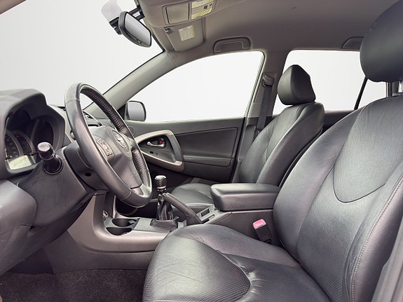Toyota RAV4 12 of 30