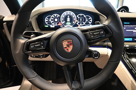 Porsche Panamera 4S 14 of 23