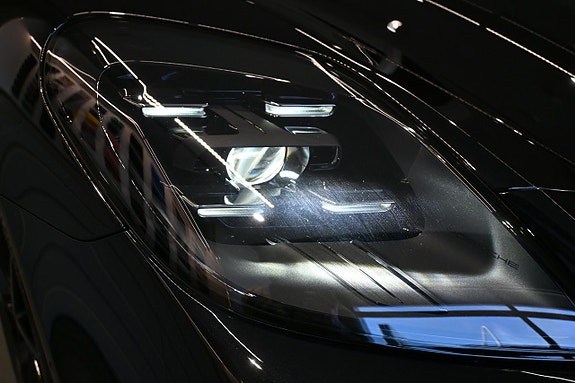 Porsche Panamera 4S 9 of 23