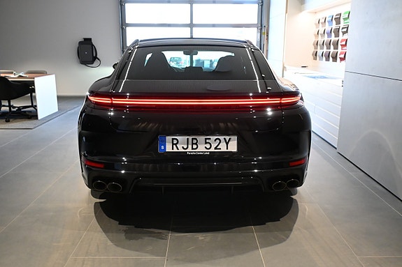 Porsche Panamera 4S 5 of 5
