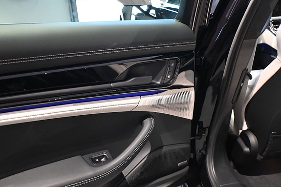 Porsche Panamera 4S 22 of 23