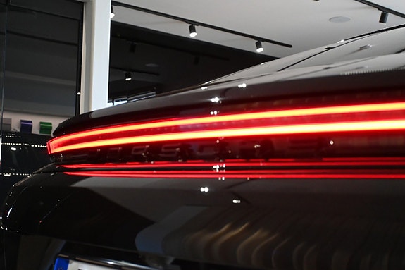 Porsche Panamera 4S 7 of 23
