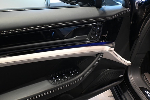 Porsche Panamera 4S 11 of 23