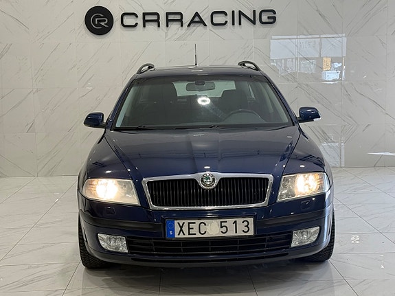 Skoda Octavia 2 of 5