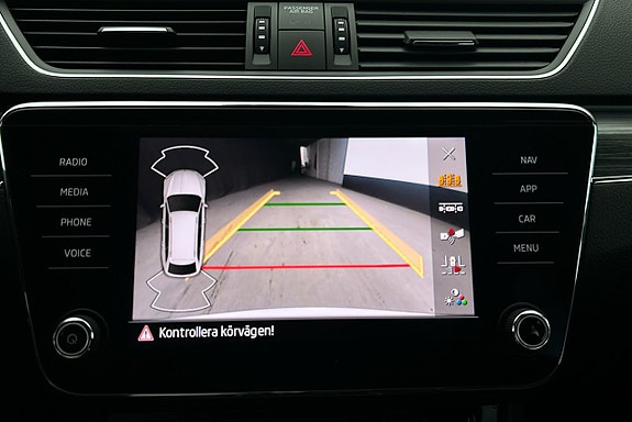 Skoda Superb 28 of 30