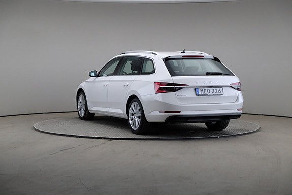 Skoda Superb 2 of 5