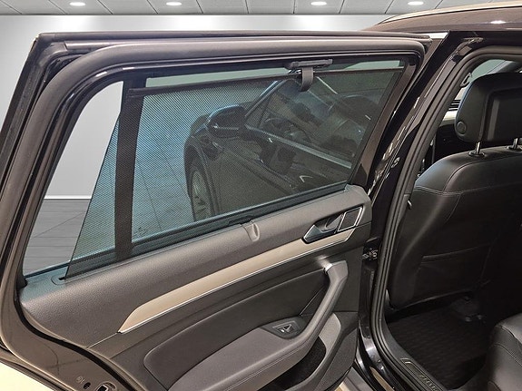 Volkswagen Passat Alltrack 16 of 17