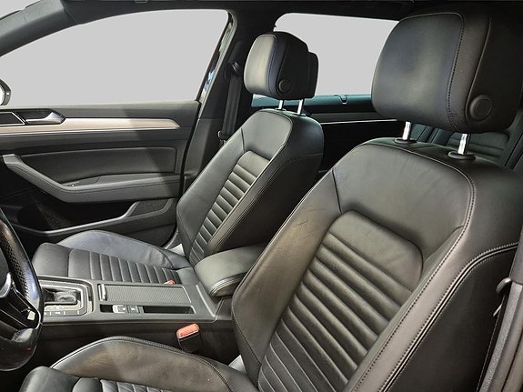 Volkswagen Passat Alltrack 7 of 17