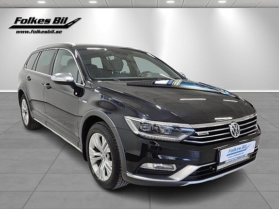 Volkswagen Passat Alltrack 3 of 5