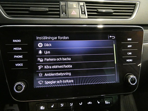 Skoda Superb 22 of 27