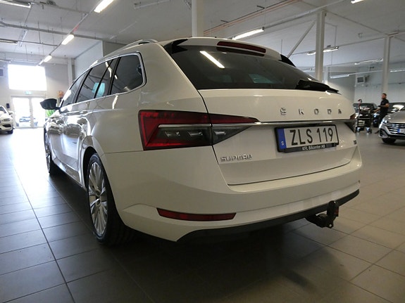 Skoda Superb 8 of 27