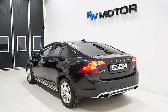 Volvo S60 Cross Country 4 of 5