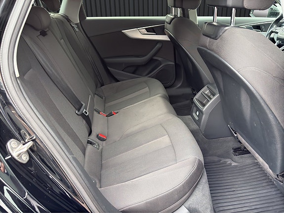 Audi A4 13 of 19
