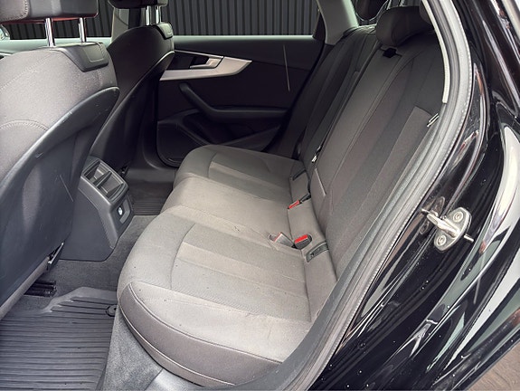 Audi A4 14 of 19
