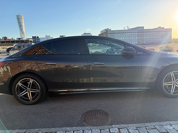 Mercedes-Benz EQE300 4 of 16