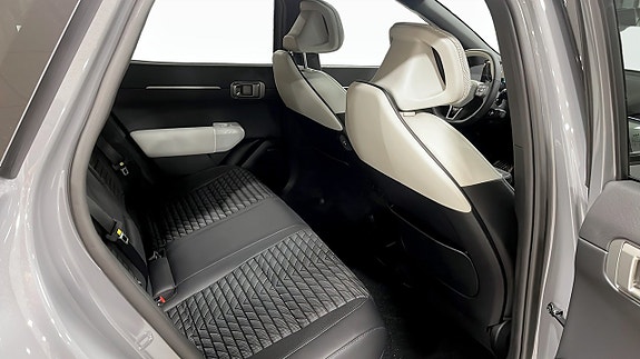 Kia EV4 5 of 13