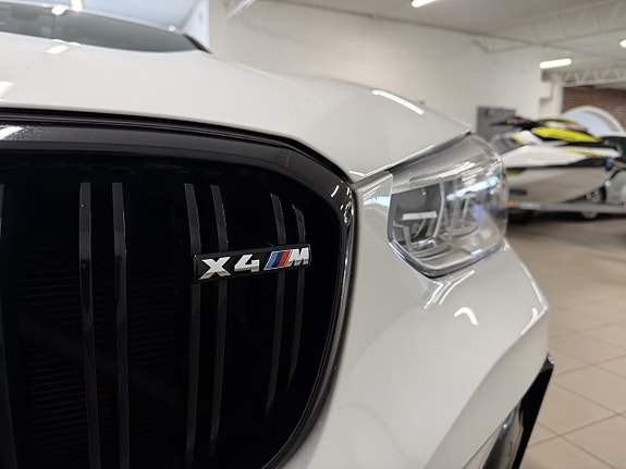 BMW X4 M 8 of 22