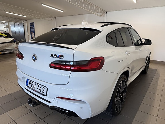 BMW X4 M 6 of 22