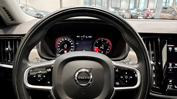 Volvo V90 Cross Country 21 of 26