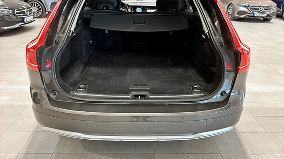 Volvo V90 Cross Country 6 of 26