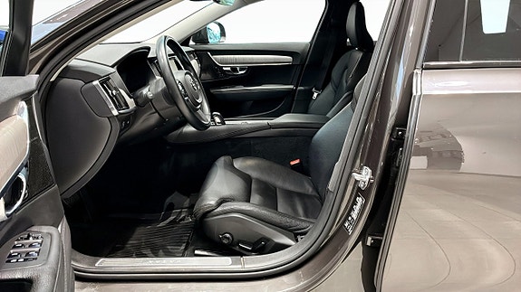 Volvo V90 Cross Country 13 of 26