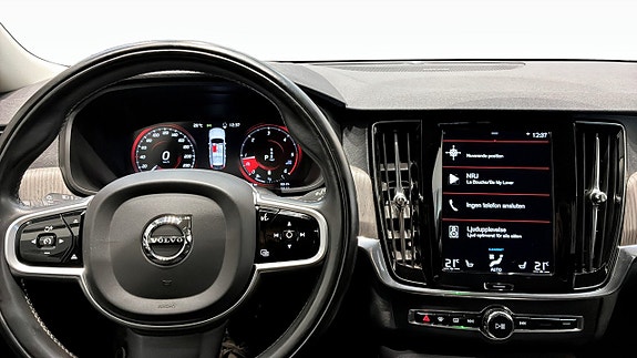 Volvo V90 Cross Country 14 of 26