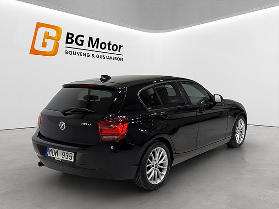 BMW 118d 4 of 5